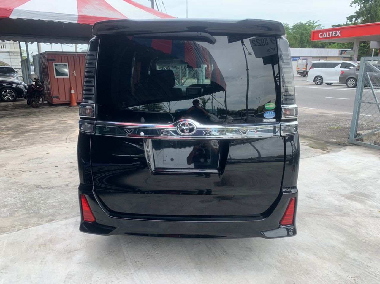 Toyota Voxy Rear TOYOTA VOXY 2.0 ZS 2018 NEW FACELIFT #5027 - TPC RECON CARS